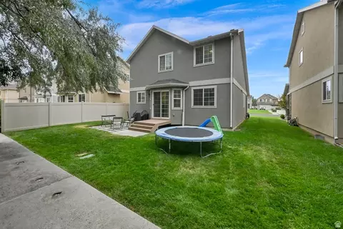 Exterior - 706 W 1045 N, Centerville, UT 84014 photo 3 of 5