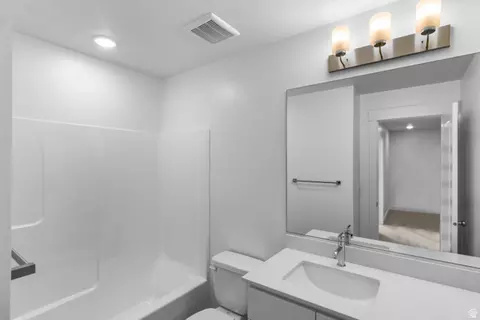 Bath - 847 S 380 E, Smithfield, UT 84335 photo 3 of 3