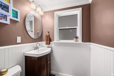 Bath - 1716 E Woodside Dr, Holladay, UT 84124 photo 1 of 3