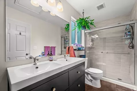 Bath - 1716 E Woodside Dr, Holladay, UT 84124 photo 2 of 3