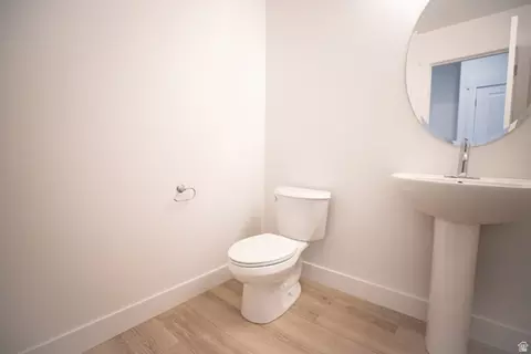 Bath - 528 E 640 N #102, Salem, UT 84653 photo 1 of 3