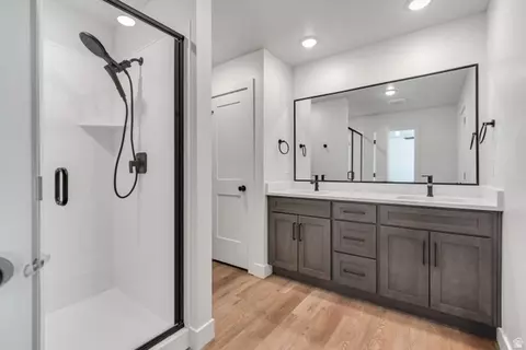 Bath - 642 E Garden Grove Dr #337, Eagle Mountain, UT 84005 photo 1 of 2