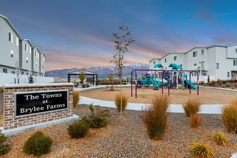Exterior - 642 E Garden Grove Dr #337, Eagle Mountain, UT 84005 photo 2 of 4