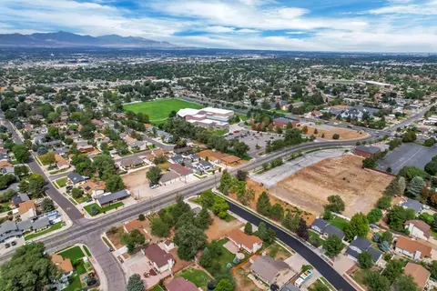 View/Area - 1028 E Annabelle Ln S, Sandy, UT 84094 photo 14 of 19