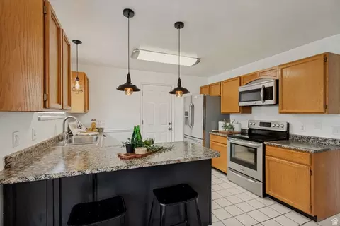 Kitchen - 1028 E Annabelle Ln S, Sandy, UT 84094 photo 1 of 4