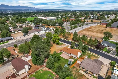 View/Area - 1028 E Annabelle Ln S, Sandy, UT 84094 photo 15 of 19