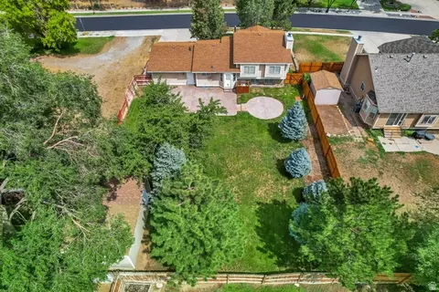 View/Area - 1028 E Annabelle Ln S, Sandy, UT 84094 photo 2 of 19