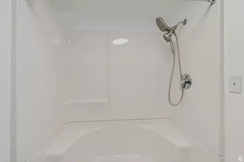 Bath - 1028 E Annabelle Ln S, Sandy, UT 84094 photo 4 of 4