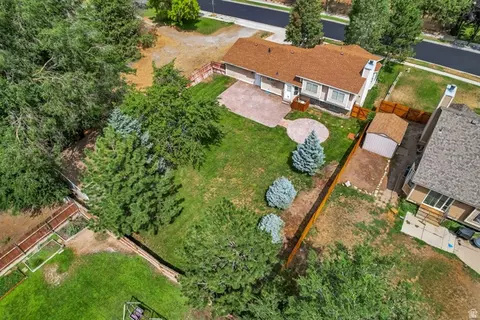 View/Area - 1028 E Annabelle Ln S, Sandy, UT 84094 photo 3 of 19