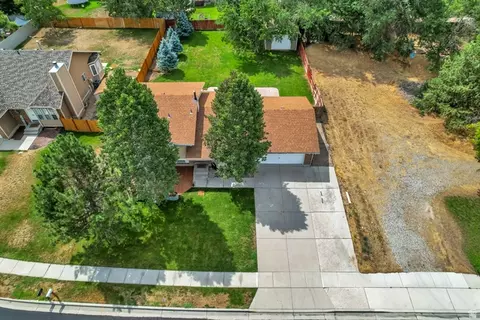 View/Area - 1028 E Annabelle Ln S, Sandy, UT 84094 photo 1 of 19