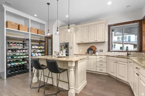 Kitchen - 1468 E Box Elder Dr, Alpine, UT 84004 photo 5 of 7