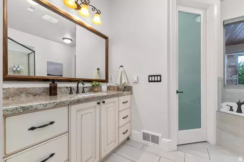 Bath - 1468 E Box Elder Dr, Alpine, UT 84004 photo 11 of 17