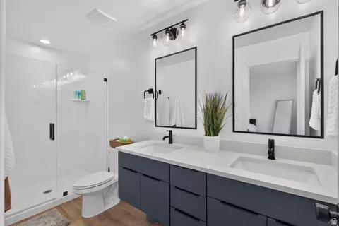Bath - 527 W 620 N # 132, Centerville, UT 84014 photo 1 of 3