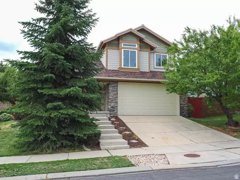 Exterior - 1890 E Oak Dr, Draper, UT 84020 photo 7 of 9