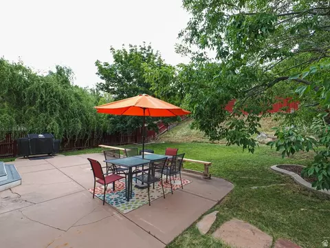 Exterior - 1890 E Oak Dr, Draper, UT 84020 photo 6 of 9