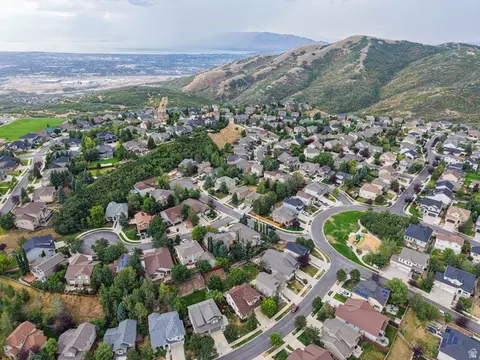 View/Area - 1890 E Oak Dr, Draper, UT 84020 photo 6 of 8