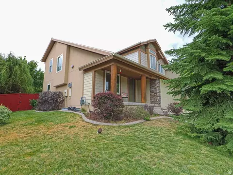 Exterior - 1890 E Oak Dr, Draper, UT 84020 photo 2 of 9