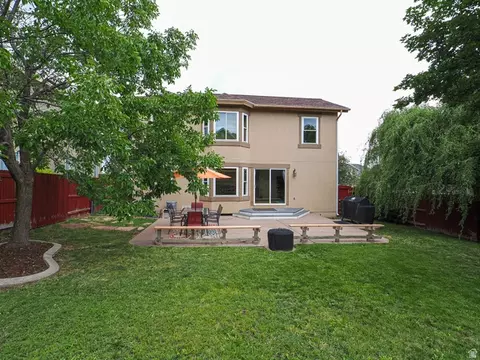 Exterior - 1890 E Oak Dr, Draper, UT 84020 photo 4 of 9