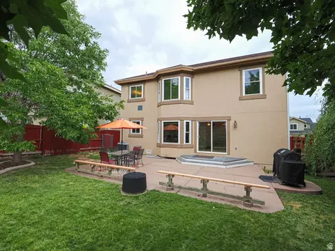 Exterior - 1890 E Oak Dr, Draper, UT 84020 photo 5 of 9