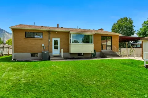 Exterior - 2067 E Sahara Dr, Holladay, UT 84124 photo 6 of 7