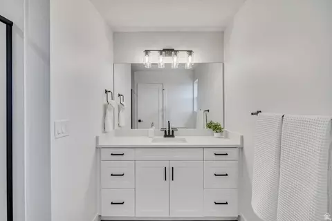 Bath - 7613 S 300 E, Midvale, UT 84047 photo 2 of 4