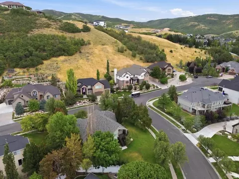 View/Area - 4668 Bountiful Ridge Dr, Bountiful, UT 84010 photo 3 of 3