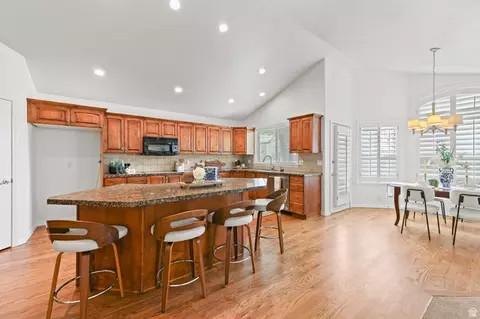 Kitchen - 4668 Bountiful Ridge Dr, Bountiful, UT 84010 photo 1 of 2