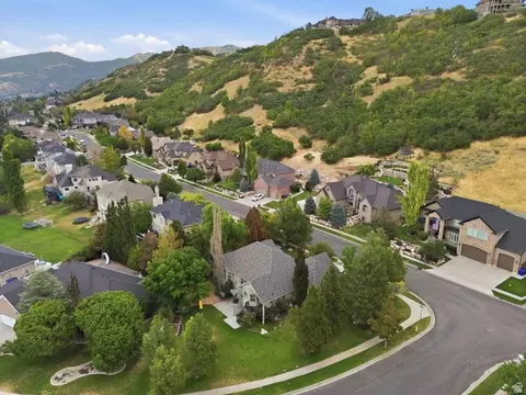View/Area - 4668 Bountiful Ridge Dr, Bountiful, UT 84010 photo 2 of 3