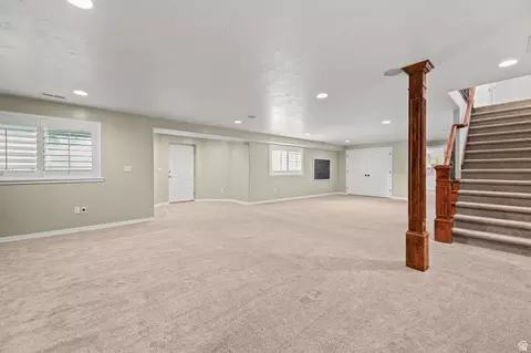 Living - 4668 Bountiful Ridge Dr, Bountiful, UT 84010 photo 4 of 4