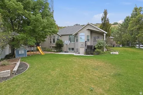 Exterior - 4668 Bountiful Ridge Dr, Bountiful, UT 84010 photo 3 of 5