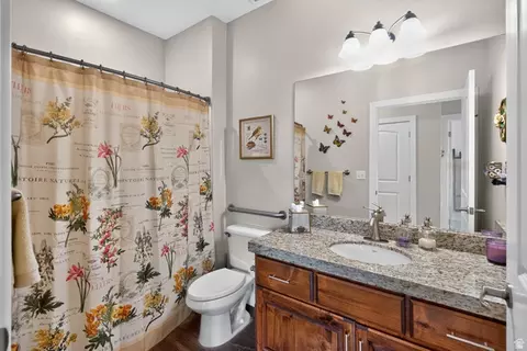 Bath - 1736 W 300 S #B, Mapleton, UT 84664 photo 3 of 3