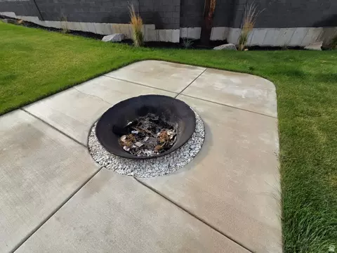 Exterior - 486 E Selman Dr, Salem, UT 84653 photo 11 of 27