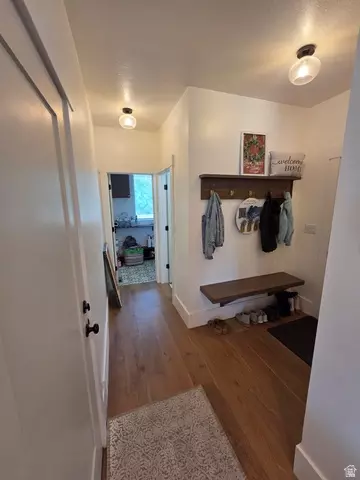 Entry Way - 486 E Selman Dr, Salem, UT 84653 photo 5 of 6