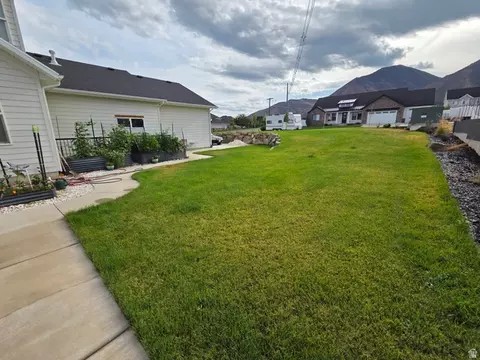 Exterior - 486 E Selman Dr, Salem, UT 84653 photo 12 of 27