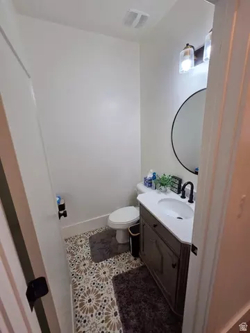 Bath - 486 E Selman Dr, Salem, UT 84653 photo 1 of 2