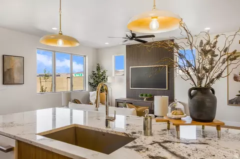991 N Manen St, Washington, UT 84780