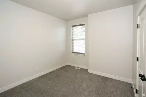 Bedroom - 127 E Craner Peak Dr, Eagle Mountain, UT 84005 photo 3 of 6