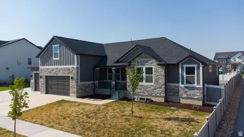 Exterior - 127 E Craner Peak Dr, Eagle Mountain, UT 84005 photo 5 of 5