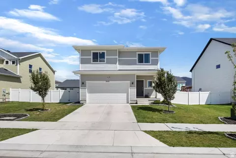 Exterior - 3410 N Sparrow Ln, Eagle Mountain, UT 84043 photo 2 of 7