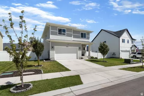 Exterior - 3410 N Sparrow Ln, Eagle Mountain, UT 84043 photo 3 of 7