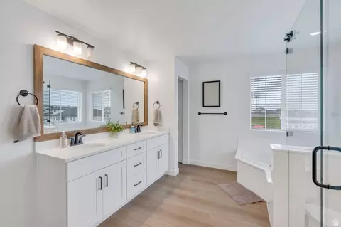 Bath - 3452 S Mapleton Heights Dr, Mapleton, UT 84664 photo 1 of 5