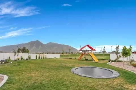 Exterior - 3452 S Mapleton Heights Dr, Mapleton, UT 84664 photo 5 of 5