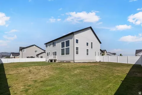 Exterior - 192 E Dry Mountain Rd, Eagle Mountain, UT 84005 photo 5 of 6