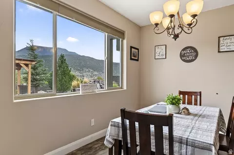 Dining - 2085 S Eagle Loop, Cedar City, UT 84720 photo 2 of 3