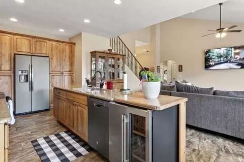 Kitchen - 2085 S Eagle Loop, Cedar City, UT 84720 photo 3 of 5