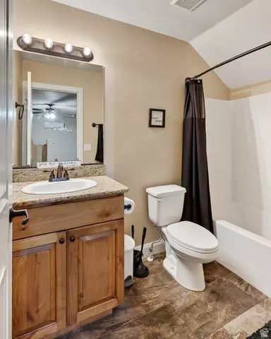 Bath - 2085 S Eagle Loop, Cedar City, UT 84720 photo 3 of 3