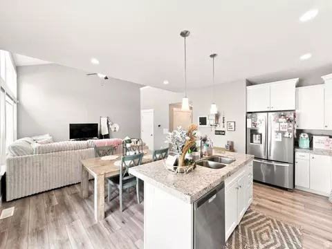 Kitchen - 9256 S Ashbourne Dr #155, Sandy, UT 84094 photo 2 of 4