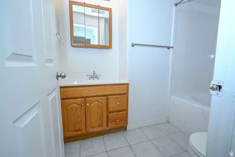 Bath - 1644 E Ridgefield Rd, Spanish Fork, UT 84660 photo 2 of 2