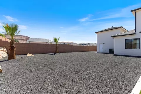 Exterior - 1067 E 4155 S, Washington, UT 84780 photo 14 of 18