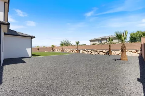 Exterior - 1067 E 4155 S, Washington, UT 84780 photo 17 of 18